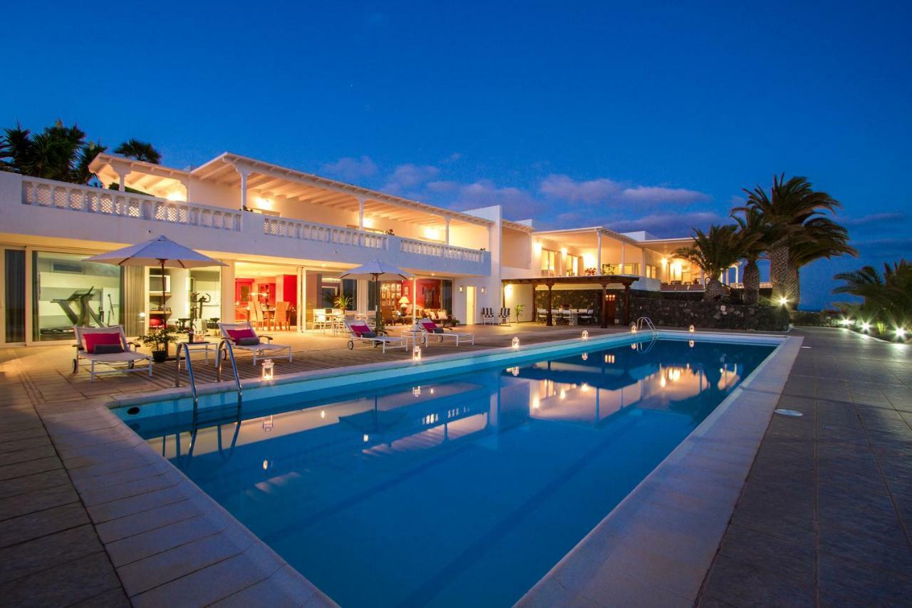 Villa Mila ปูแอร์โตกาเลโร ภายนอก รูปภาพ